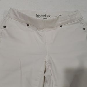 Slim leg white pants-like new